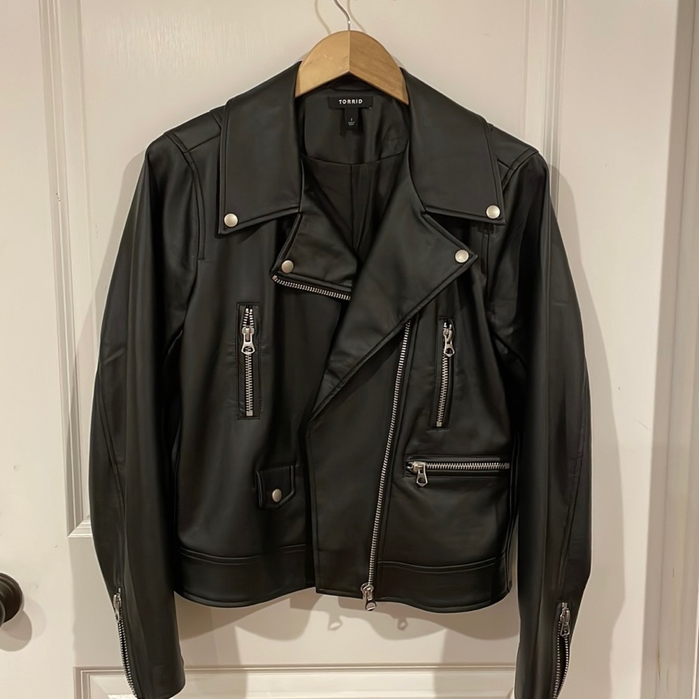 Black Torrid moto jacket 16w.  Like new.